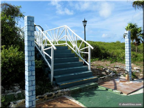 Access to beach from main footbridge